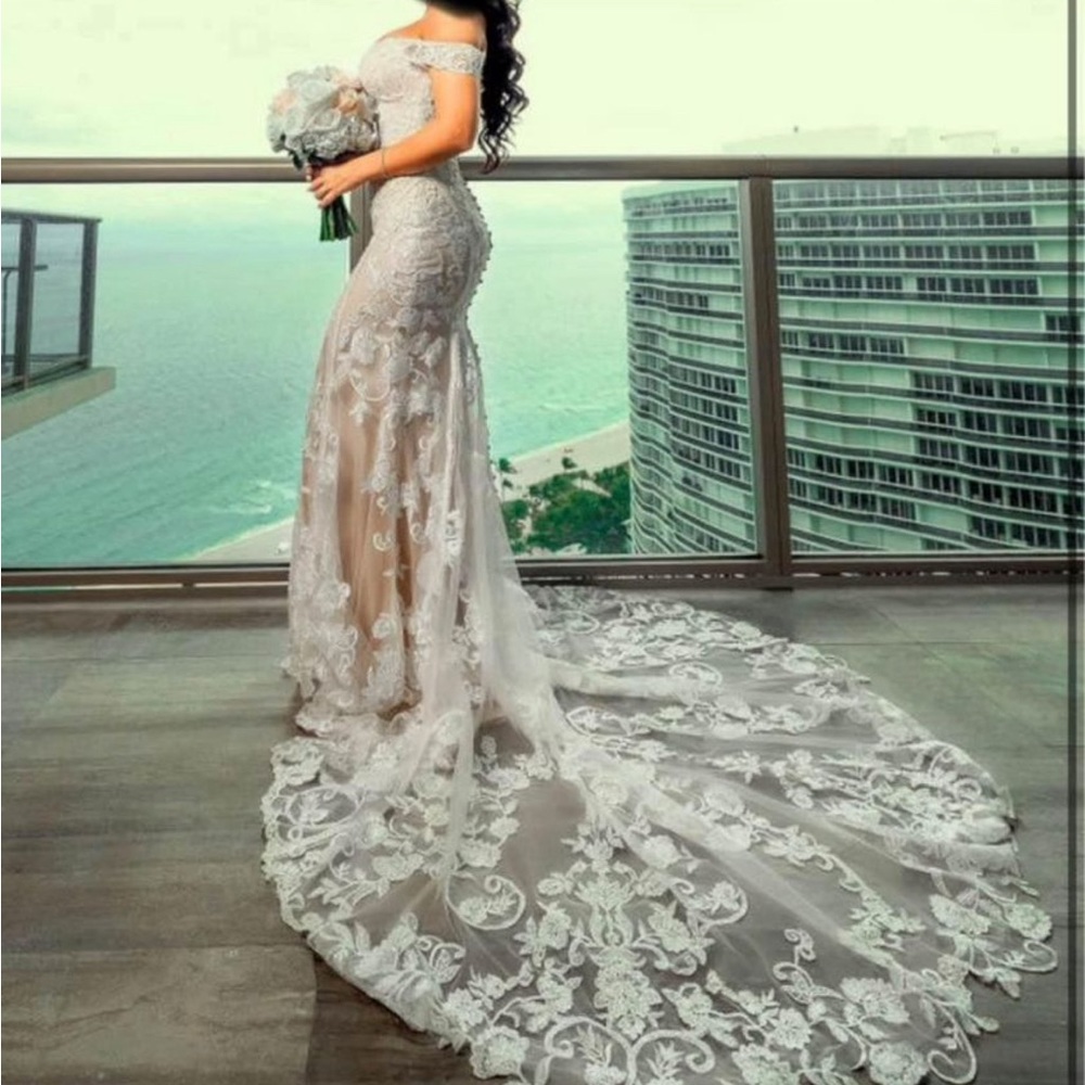 BRIDAL dress